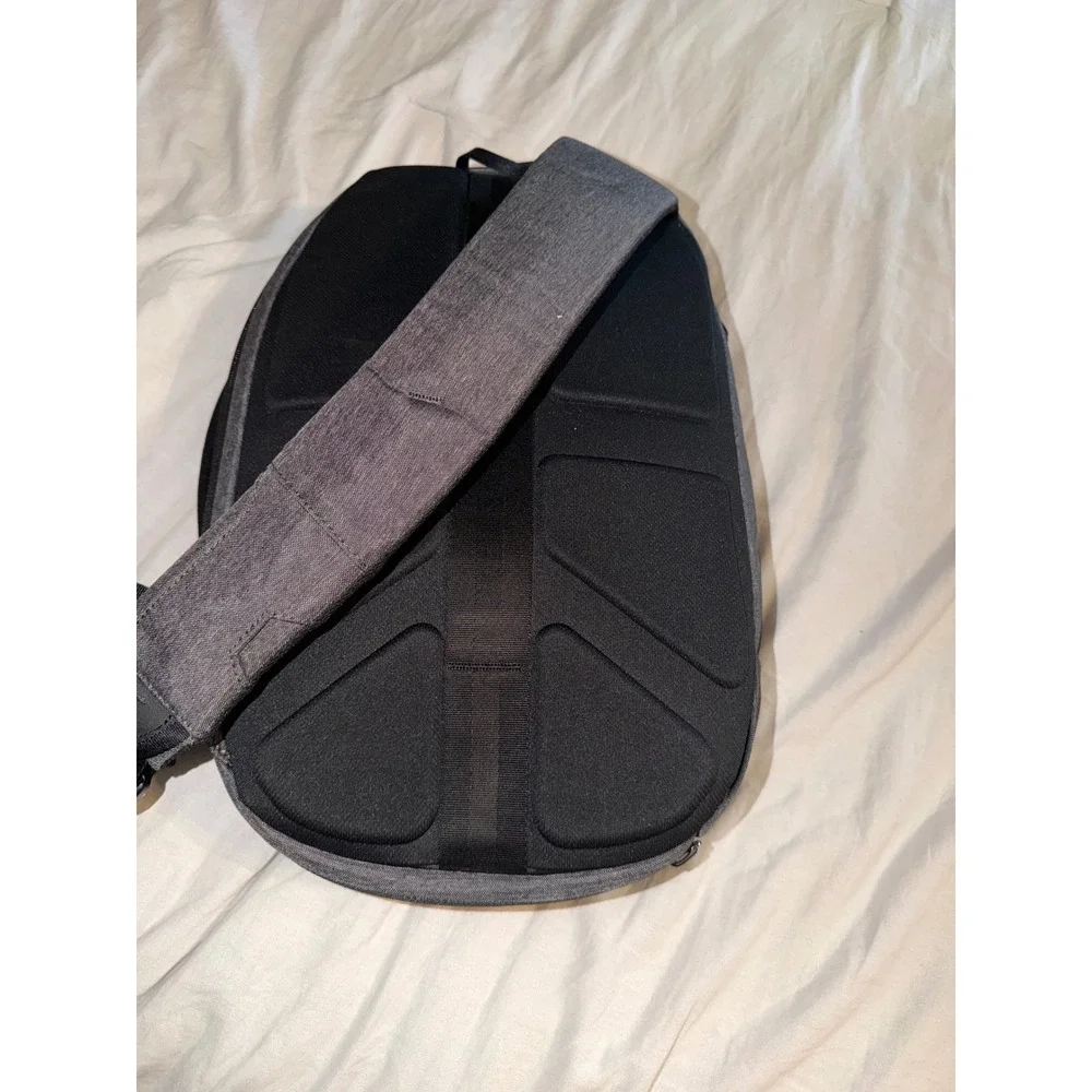 Nomatic navigator sling